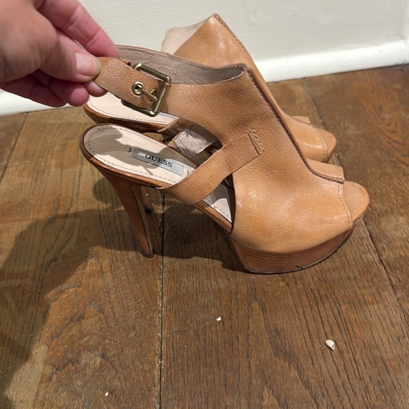 Guess 5” platform heels. Platform is about 1.5” size 6.5 - Picture 2 of 5